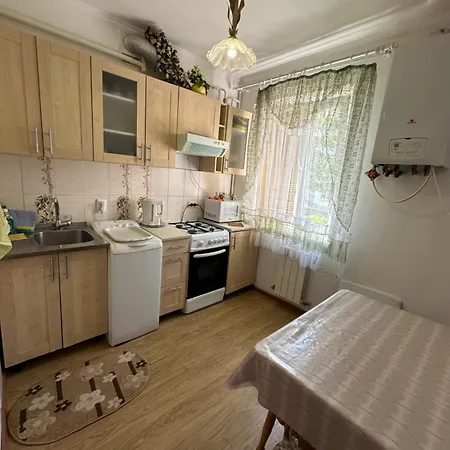 2 кімнатна трускавець,поруч центр та дельфінарій * Trouskavets